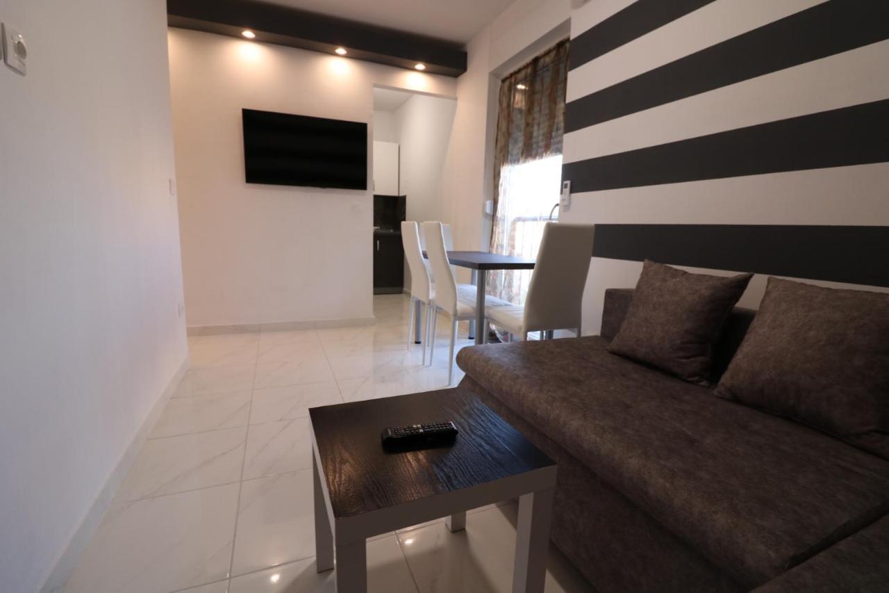 Sneky Apartment Pula Exterior photo