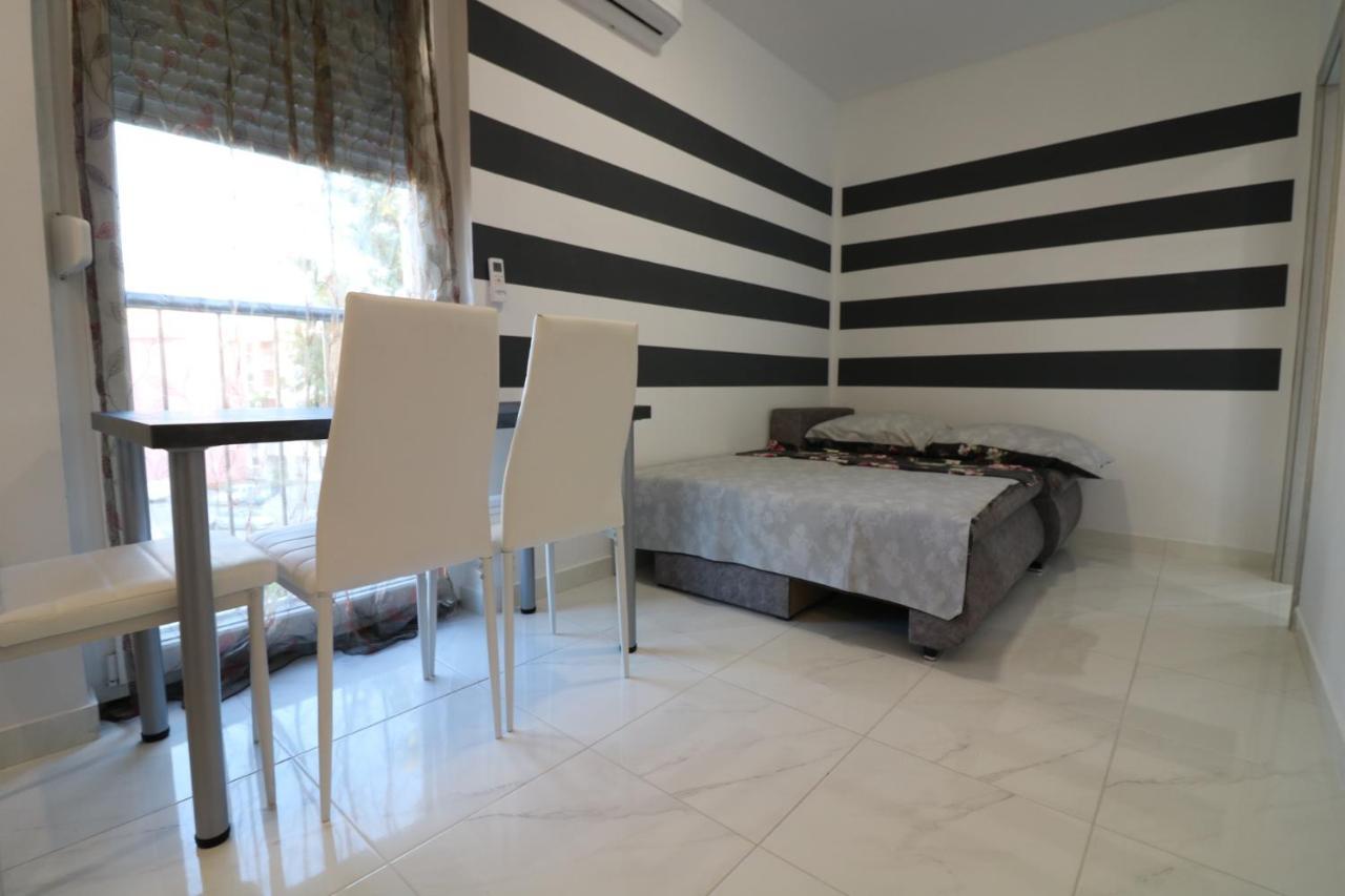Sneky Apartment Pula Exterior photo